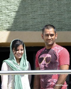 Dhoni and his wife Sakshi spotted at the balcony of their home in Ranchi, India