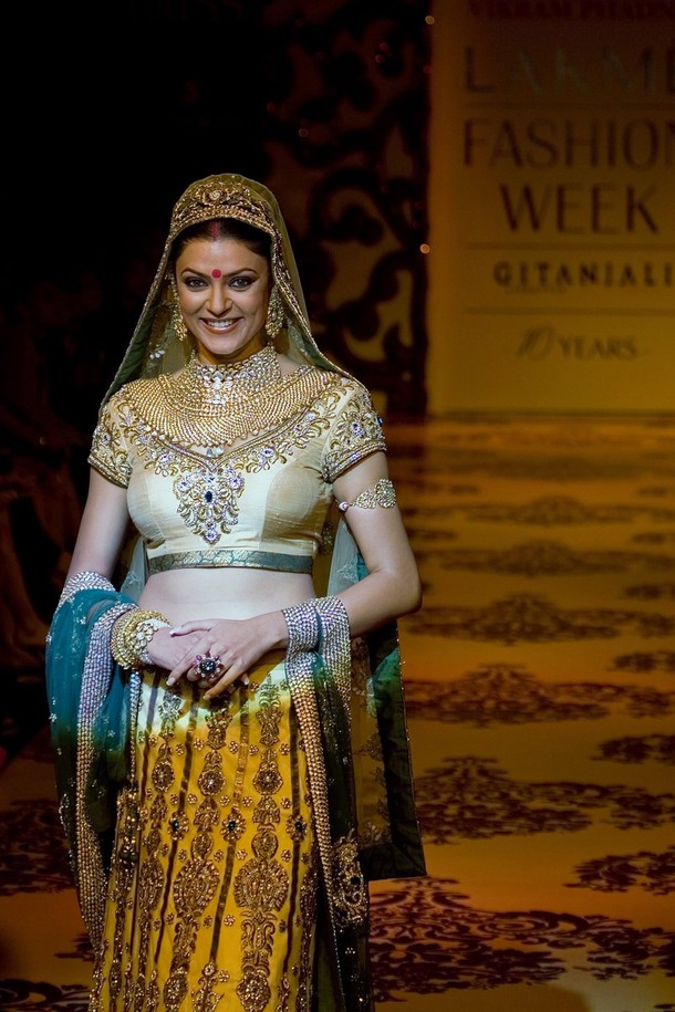 Sushmita Sen in Lakme Fashion Week 2010